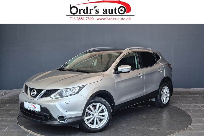 Grå Nissan Qashqai fra 2016 set udefra
