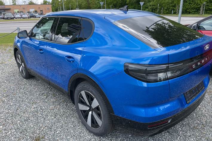 Blå Ford Capri fra 2025