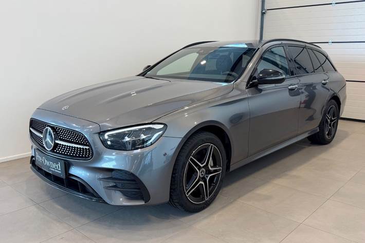 Grå Mercedes E300 de fra 2023