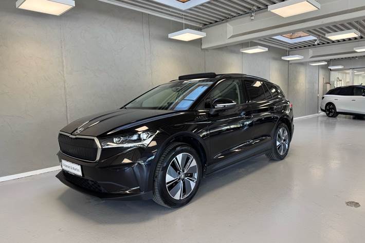 Sort Skoda Enyaq fra 2023