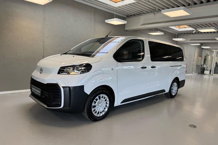Hvid Toyota Proace Verso Electric fra 2024