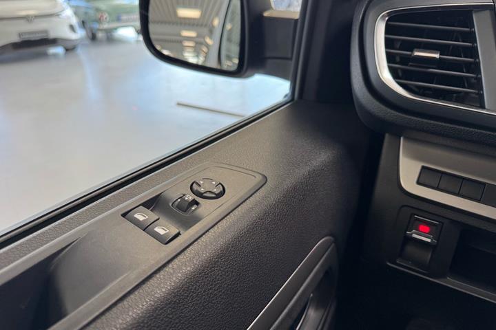 Hvid Toyota Proace Verso Electric fra 2024