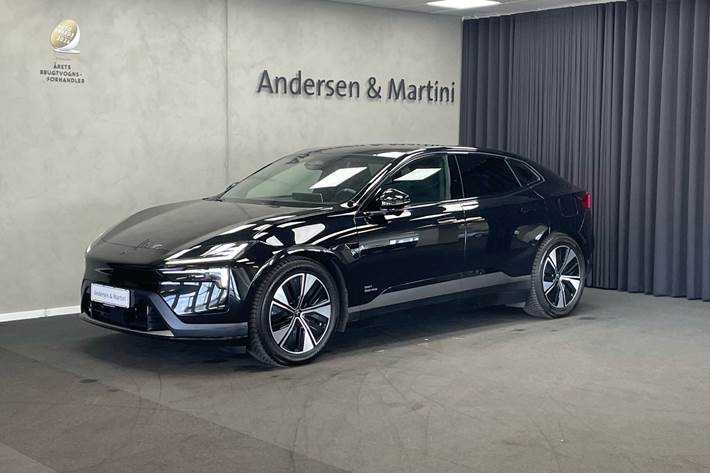 Sort Polestar 4 fra 2024