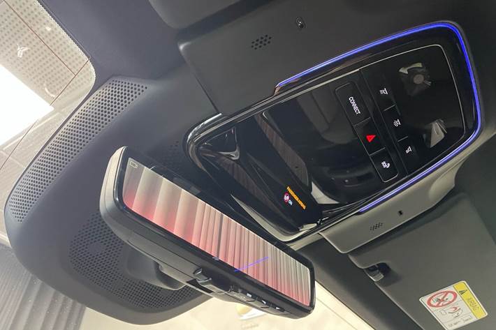 Sort Polestar 4 fra 2024