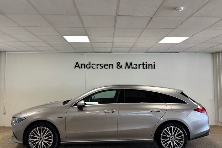 Grå Mercedes CLA250 e fra 2020