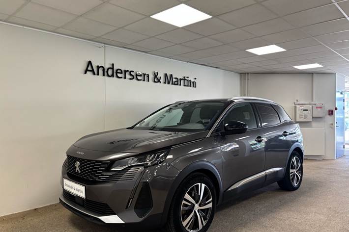 Grå Peugeot 3008 fra 2021