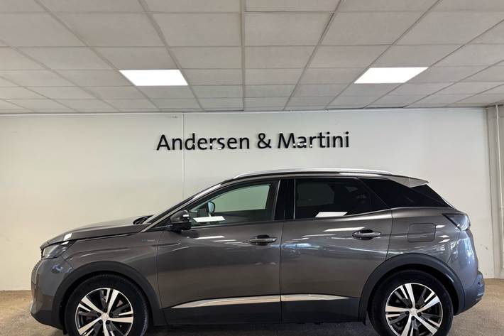 Grå Peugeot 3008 fra 2021
