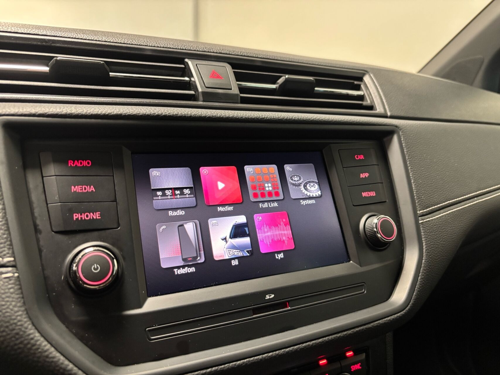 Hvid Seat Arona fra 2020