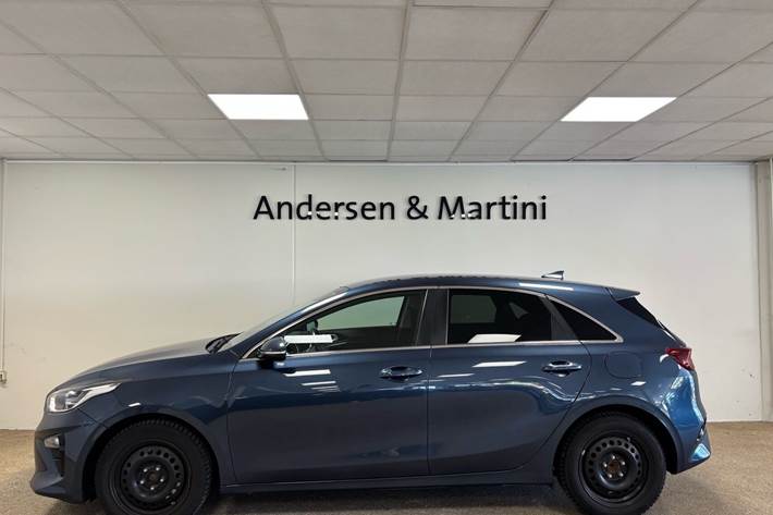 Blå Kia Ceed fra 2019