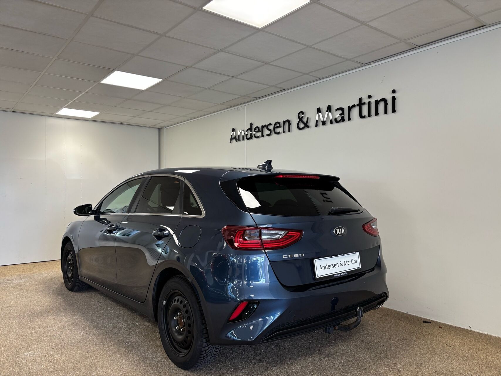 Blå Kia Ceed fra 2019