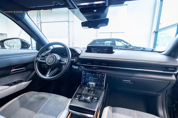 Grå Mazda MX-30 fra 2025