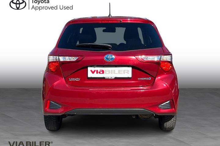 Rød Toyota Yaris fra 2018