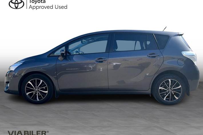Sort Toyota Verso fra 2018