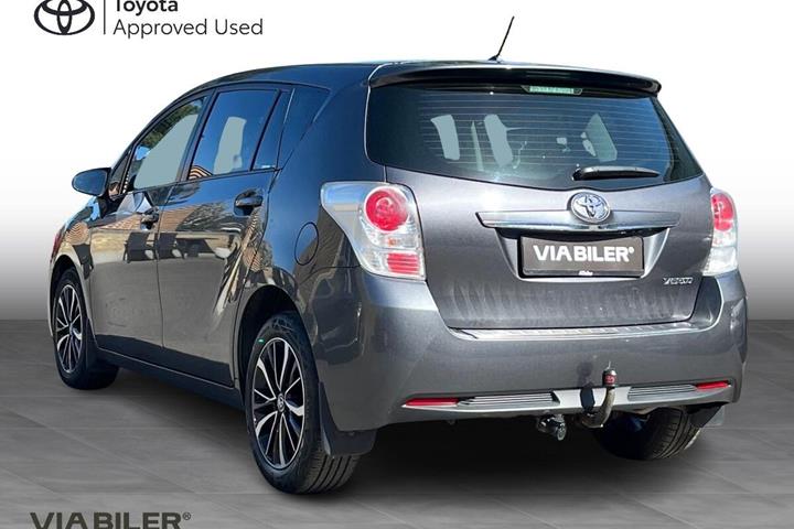 Sort Toyota Verso fra 2018