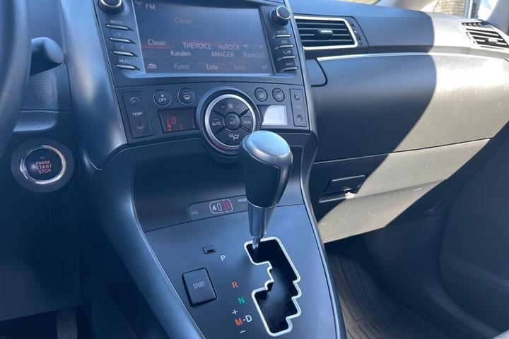 Sort Toyota Verso fra 2018