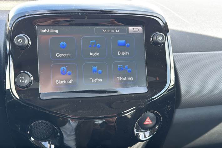 Grå Peugeot 108 fra 2019