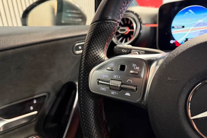 Grå Mercedes A200 d fra 2019