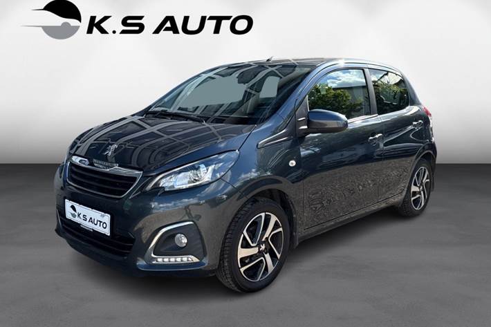 Grå Peugeot 108 fra 2019 set udefra