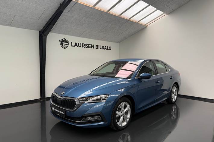 Blå Skoda Octavia fra 2021