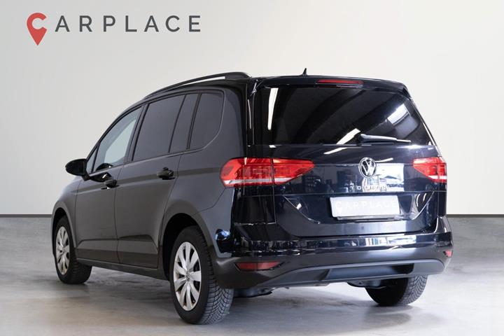 Sort VW Touran fra 2023