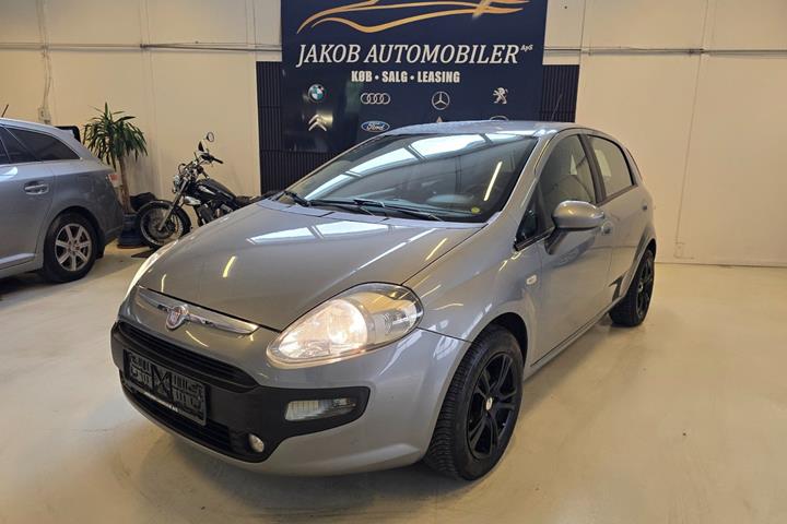 Grå Fiat Punto Evo fra 2012 set udefra