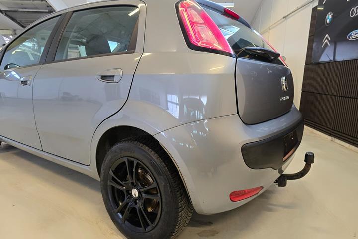 Grå Fiat Punto Evo fra 2012