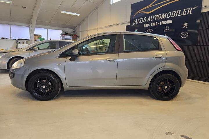 Grå Fiat Punto Evo fra 2012