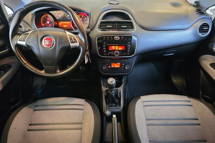 Grå Fiat Punto Evo fra 2012
