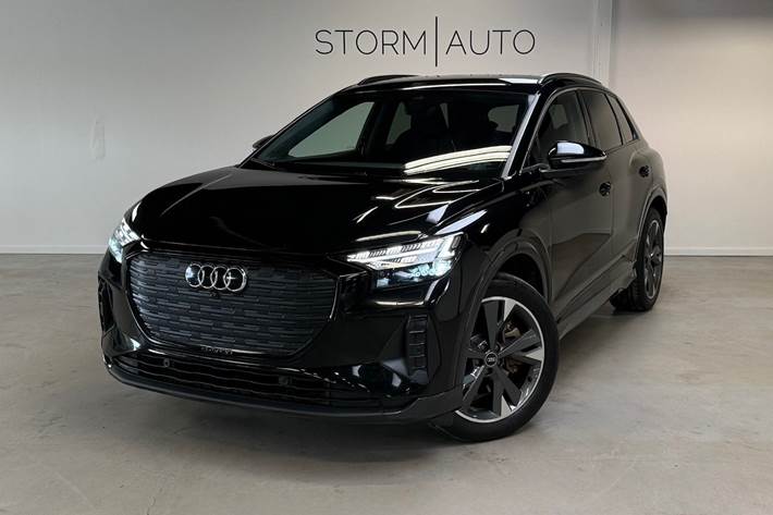 Sort Audi Q4 e-tron fra 2023 set udefra