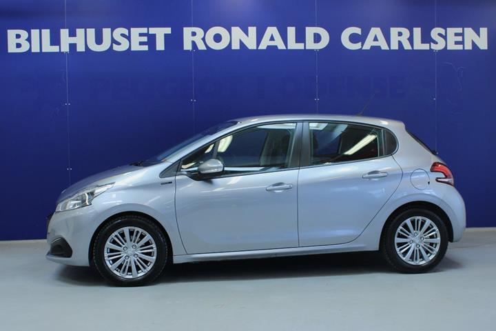 Sølv Peugeot 208 fra 2019