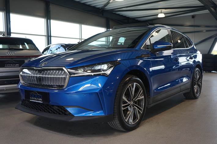 Blå Skoda Enyaq fra 2023