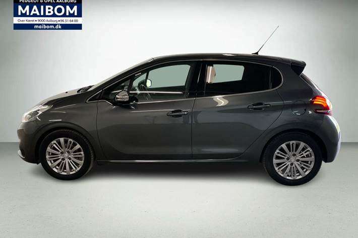 Grå Peugeot 208 fra 2017