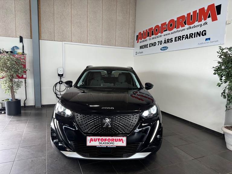 Peugeot 2008 1,5 BlueHDi 110 Allure Pack