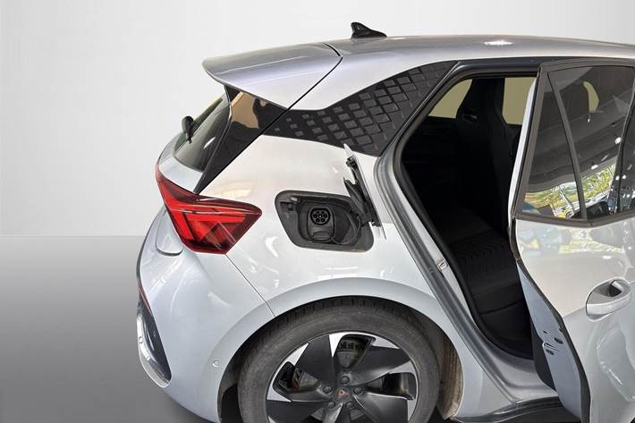 Sølv Cupra Born fra 2022