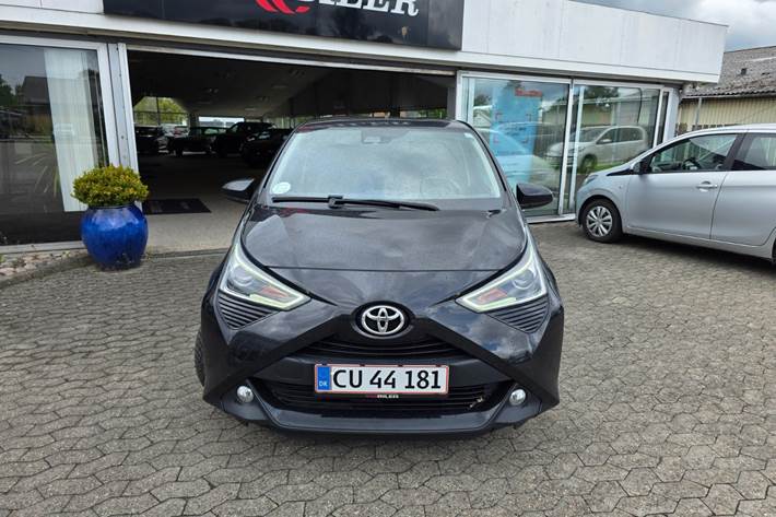 Sort Toyota Aygo fra 2020