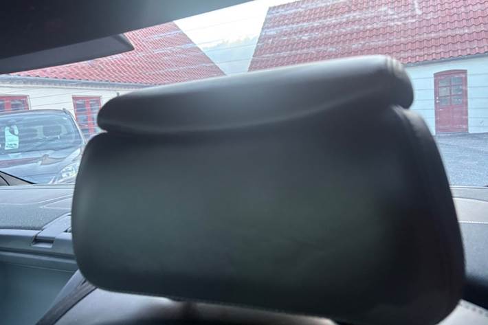 Grå Audi A8 fra 2014