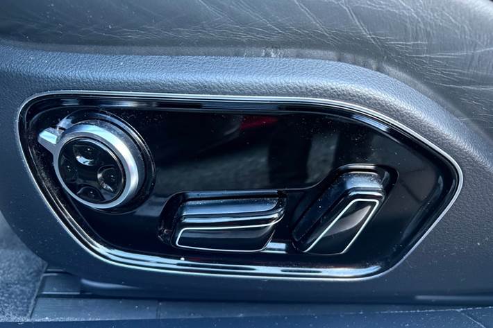 Grå Audi A8 fra 2014