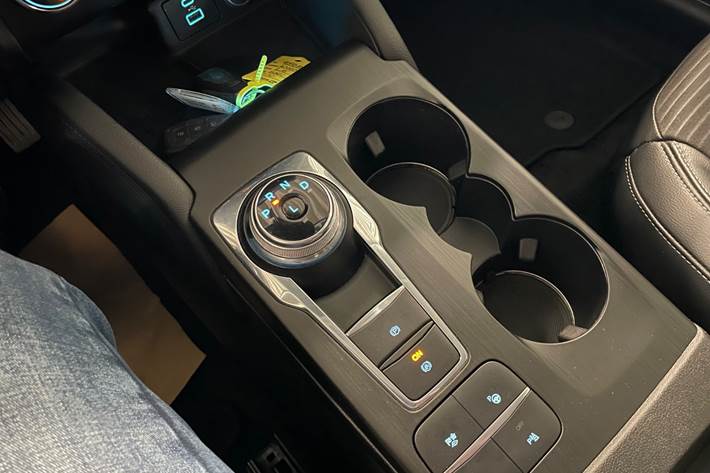 Sort Ford Kuga fra 2020