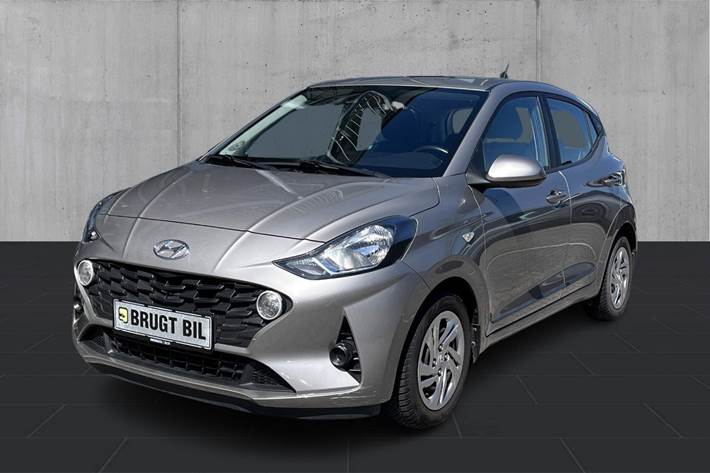 Sølv Hyundai i10 fra 2021