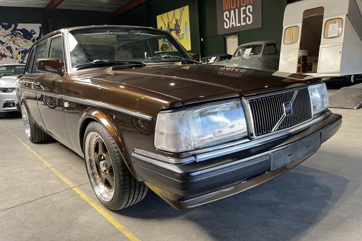 undefined Volvo 240 fra 1989 set udefra