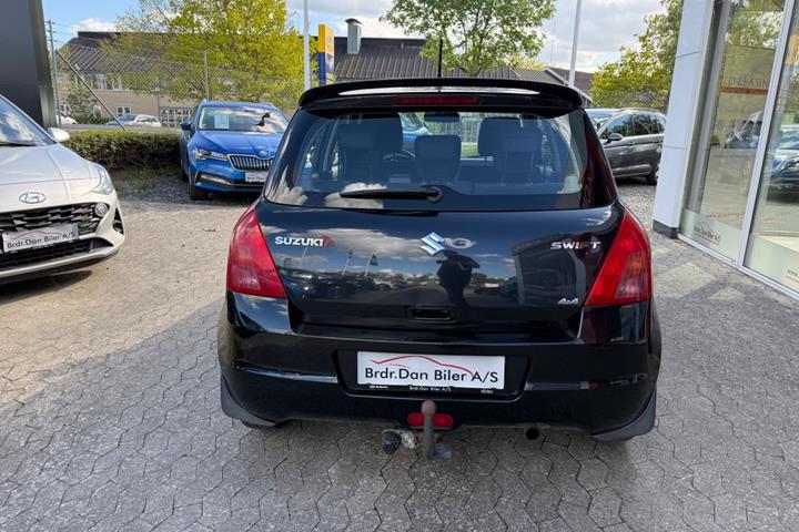 Sort Suzuki Swift fra 2006