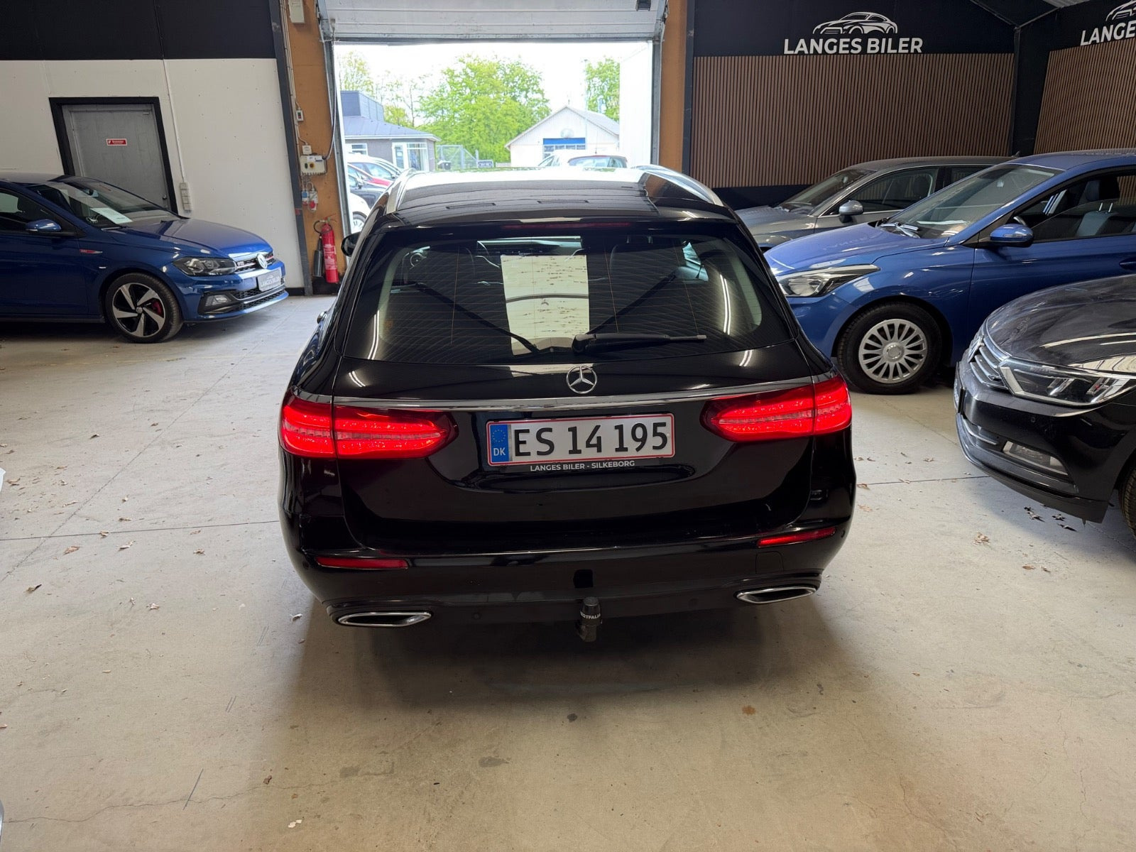 Sort Mercedes E220 d fra 2018