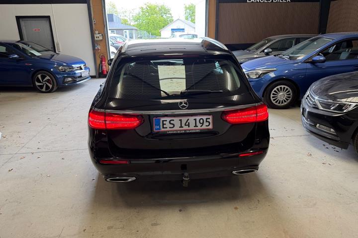 Sort Mercedes E220 d fra 2018