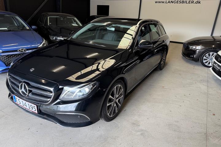 Sort Mercedes E220 d fra 2018