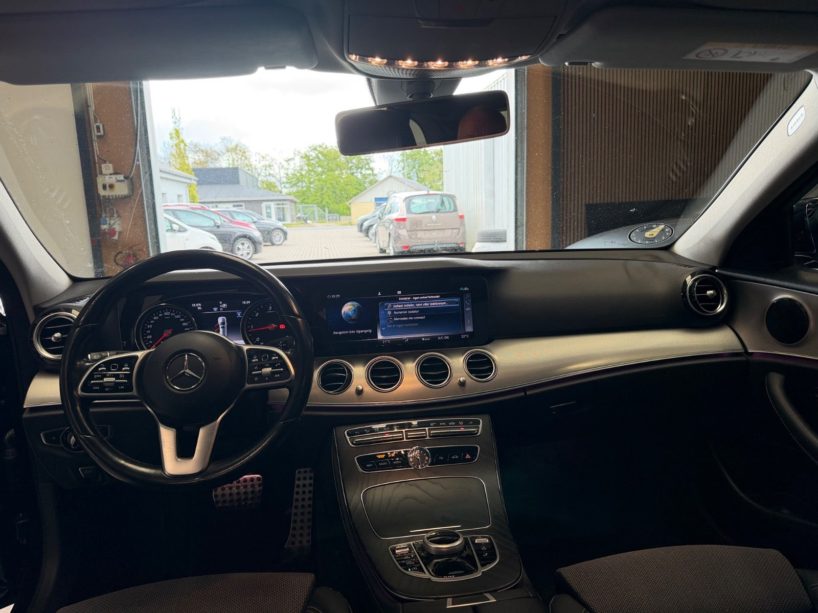 Sort Mercedes E220 d fra 2018