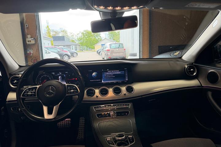 Sort Mercedes E220 d fra 2018