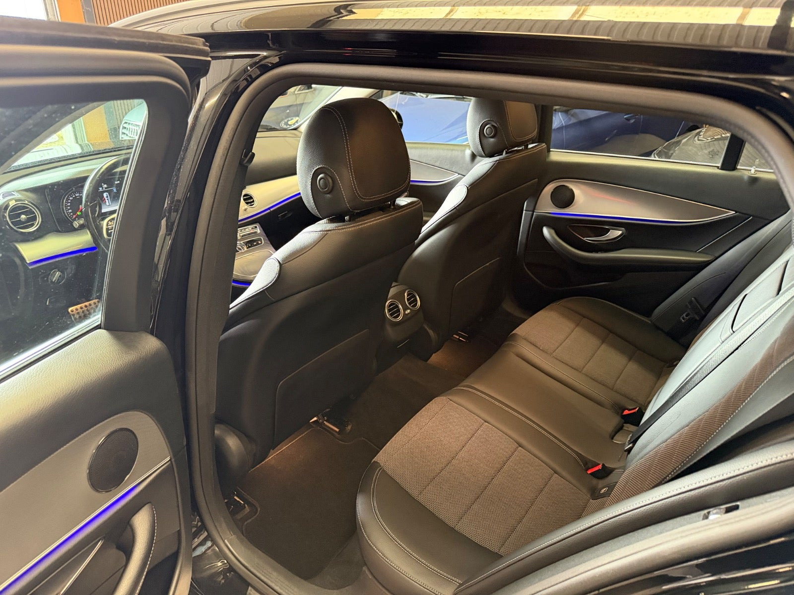 Sort Mercedes E220 d fra 2018