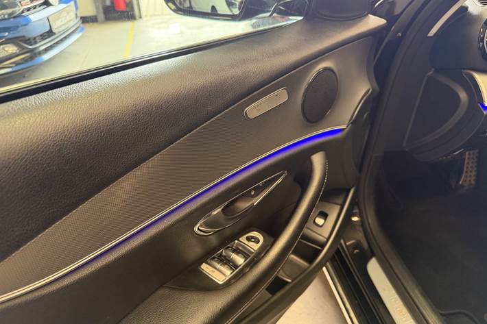 Sort Mercedes E220 d fra 2018