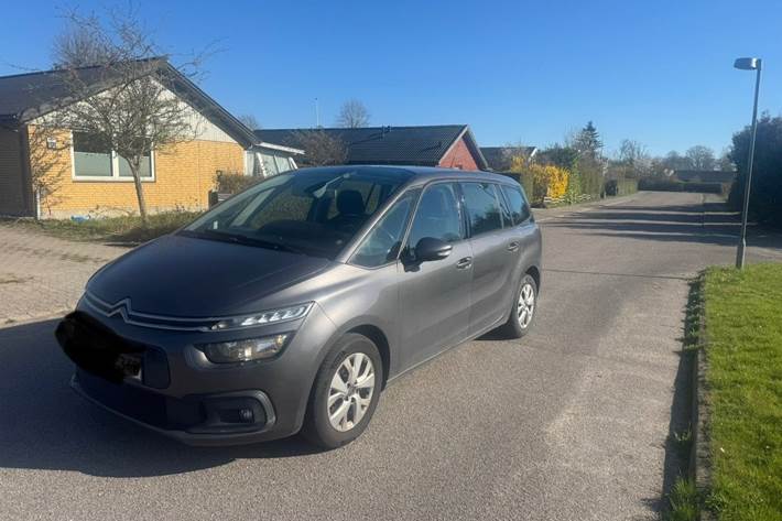 Grå Citroën Grand C4 Picasso fra 2017
