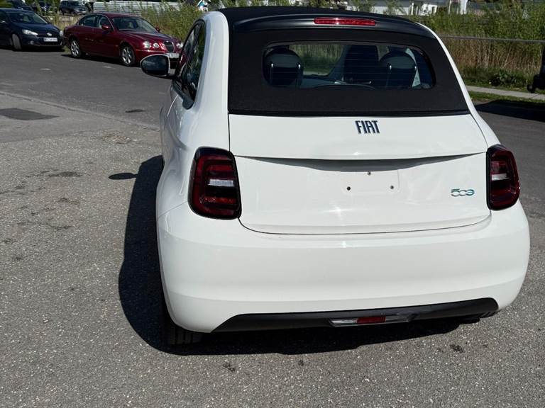 Fiat 500e 42 Icon Cabrio